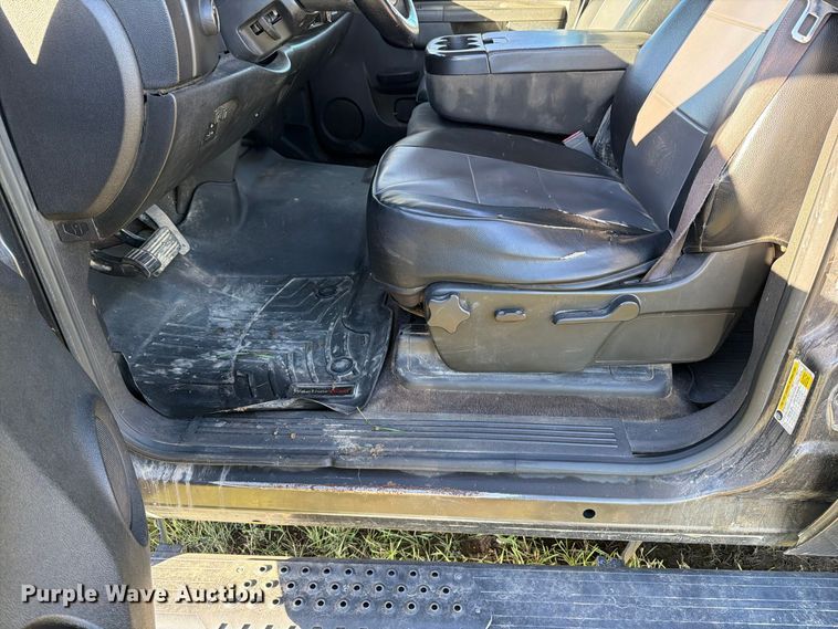 image for item FT7538 2011 Chevrolet Silverado 2500HD Crew Cab pickup truck