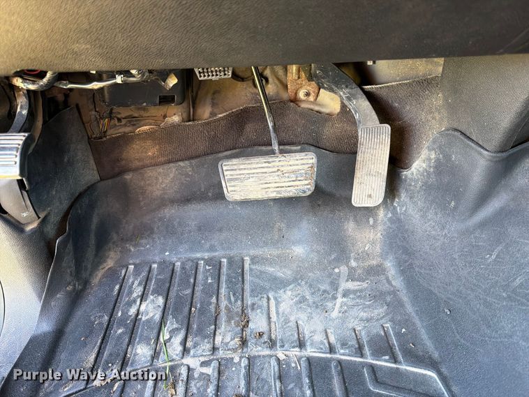 image for item FT7538 2011 Chevrolet Silverado 2500HD Crew Cab pickup truck