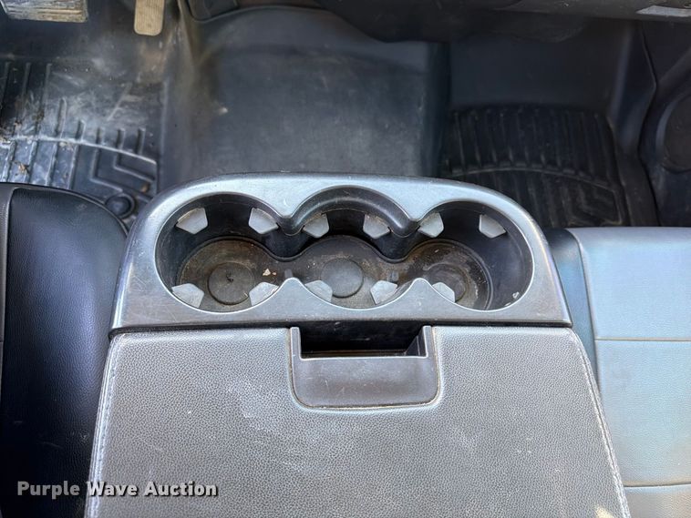 image for item FT7538 2011 Chevrolet Silverado 2500HD Crew Cab pickup truck