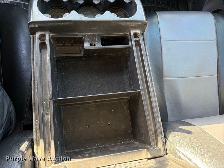 image for item FT7538 2011 Chevrolet Silverado 2500HD Crew Cab pickup truck