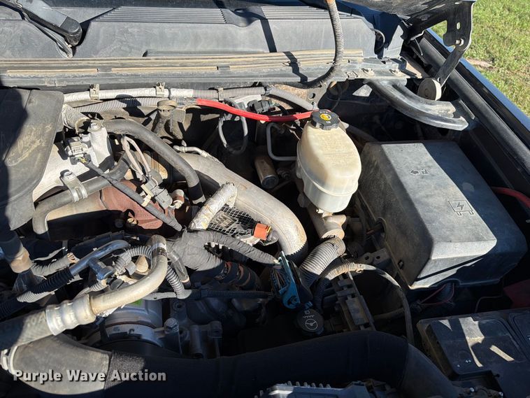 image for item FT7538 2011 Chevrolet Silverado 2500HD Crew Cab pickup truck