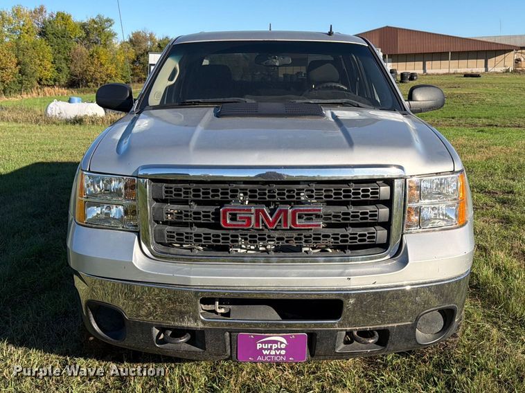 image for item FT7539 2011 GMC Sierra 2500HD Crew Cab pickup truck
