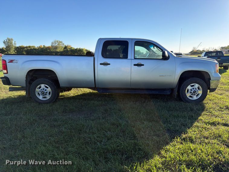 image for item FT7539 2011 GMC Sierra 2500HD Crew Cab pickup truck
