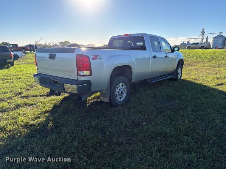 image for item FT7539 2011 GMC Sierra 2500HD Crew Cab pickup truck