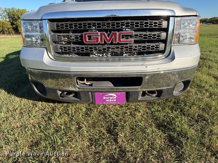 image for item FT7539 2011 GMC Sierra 2500HD Crew Cab pickup truck