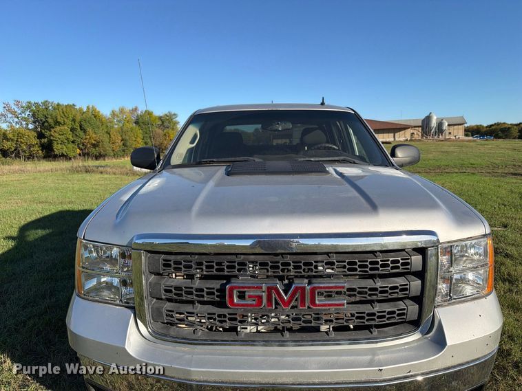 image for item FT7539 2011 GMC Sierra 2500HD Crew Cab pickup truck