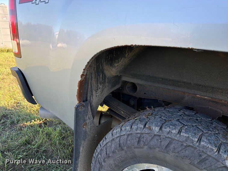 image for item FT7539 2011 GMC Sierra 2500HD Crew Cab pickup truck