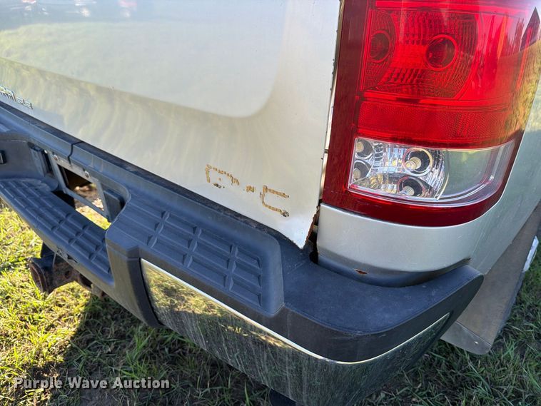 image for item FT7539 2011 GMC Sierra 2500HD Crew Cab pickup truck