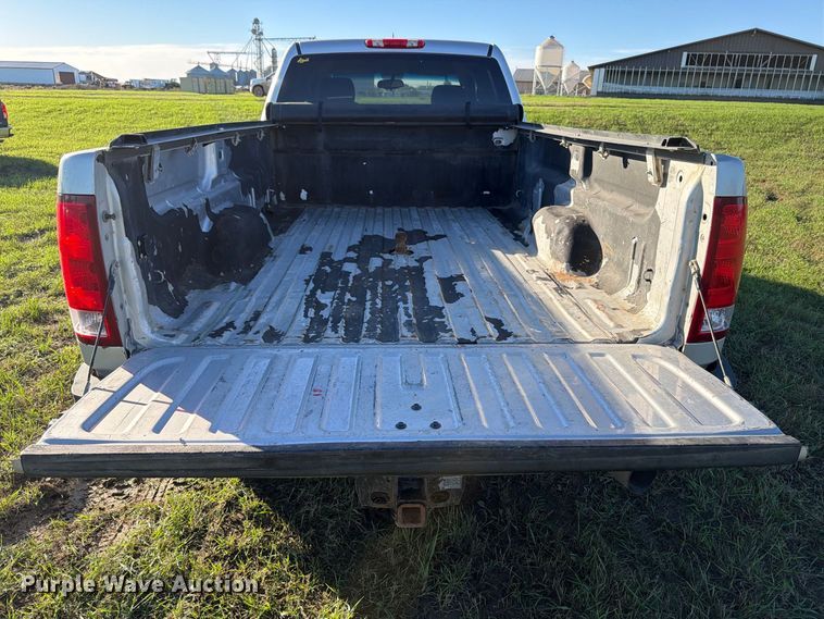 image for item FT7539 2011 GMC Sierra 2500HD Crew Cab pickup truck