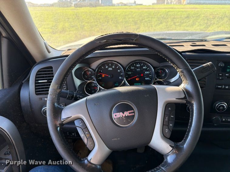 image for item FT7539 2011 GMC Sierra 2500HD Crew Cab pickup truck