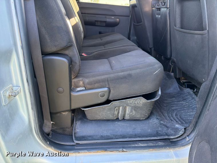 image for item FT7539 2011 GMC Sierra 2500HD Crew Cab pickup truck