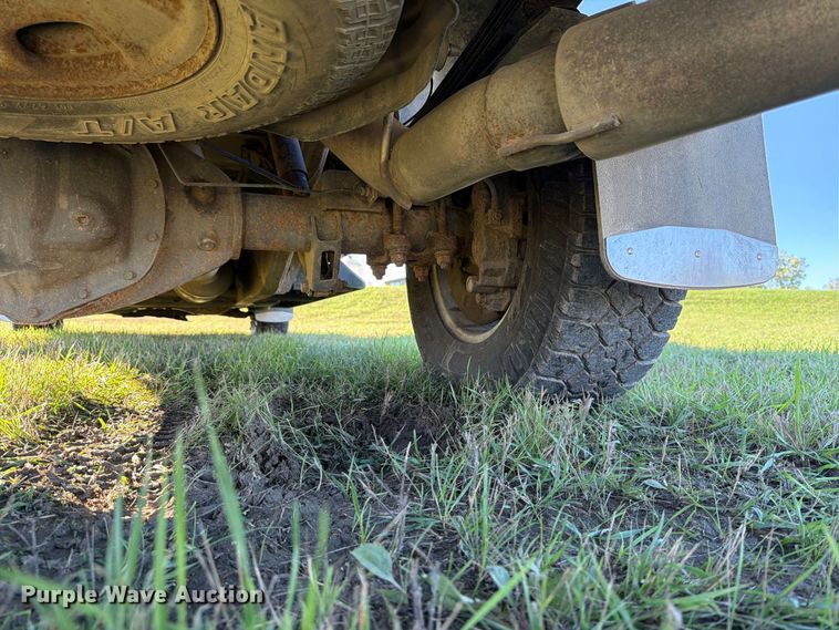 image for item FT7539 2011 GMC Sierra 2500HD Crew Cab pickup truck