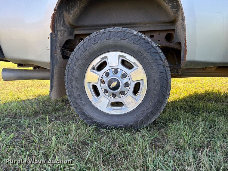 image for item FT7539 2011 GMC Sierra 2500HD Crew Cab pickup truck