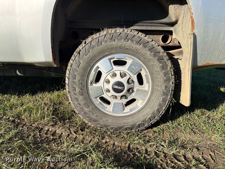 image for item FT7539 2011 GMC Sierra 2500HD Crew Cab pickup truck