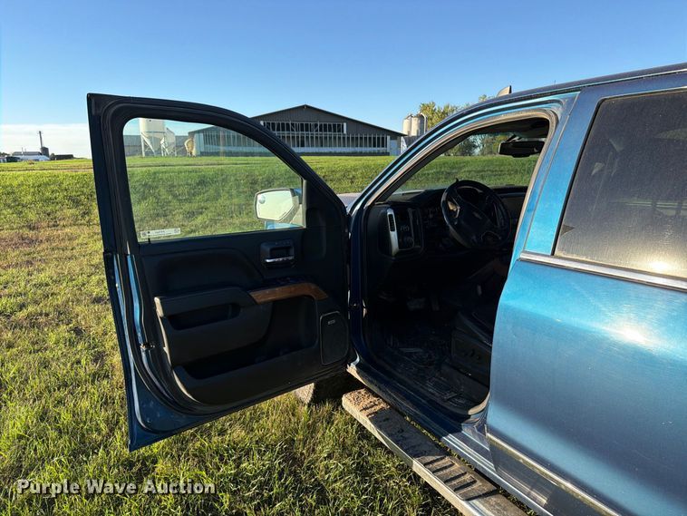 image for item FT7541 2018 Chevrolet Silverado 1500 Crew Cab pickup truck