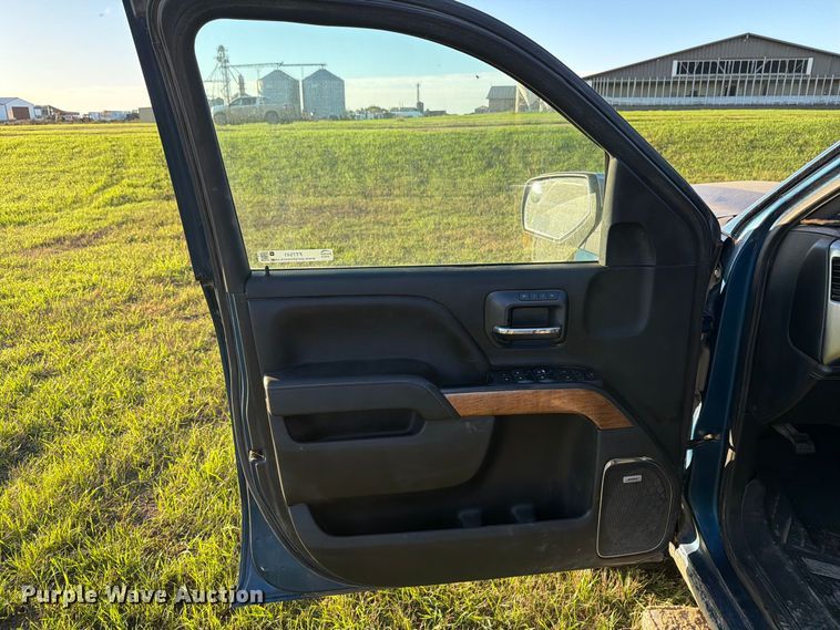 image for item FT7541 2018 Chevrolet Silverado 1500 Crew Cab pickup truck