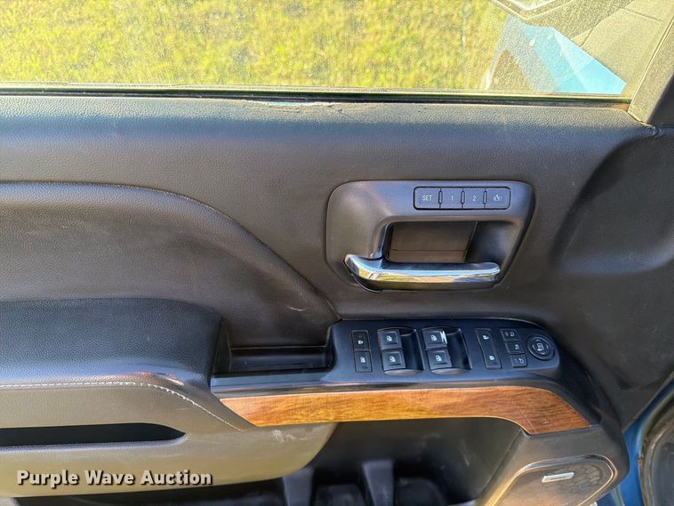 image for item FT7541 2018 Chevrolet Silverado 1500 Crew Cab pickup truck