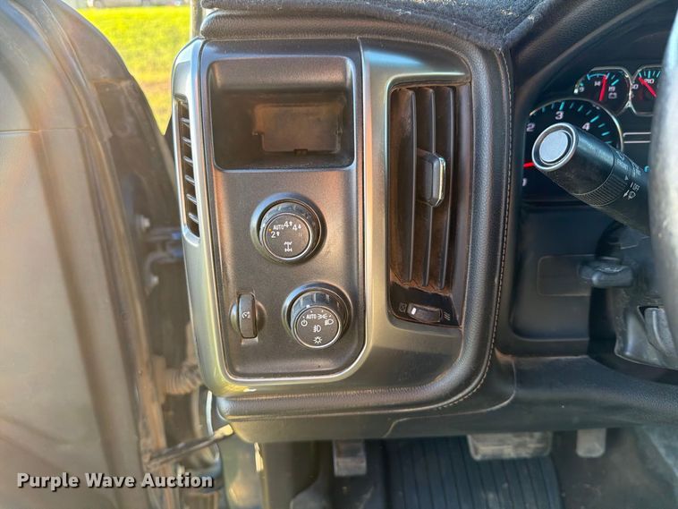 image for item FT7541 2018 Chevrolet Silverado 1500 Crew Cab pickup truck