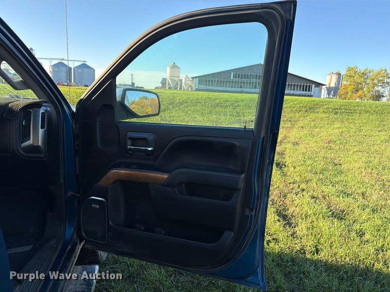 image for item FT7541 2018 Chevrolet Silverado 1500 Crew Cab pickup truck