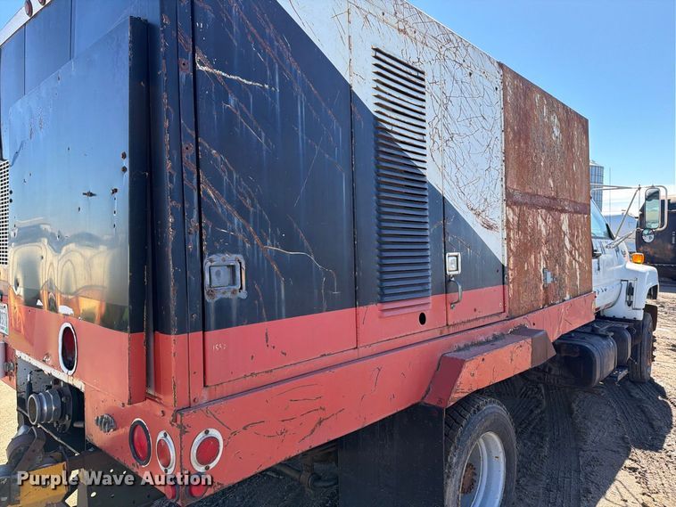 image for item FT7542 1992 GMC C6 water truck