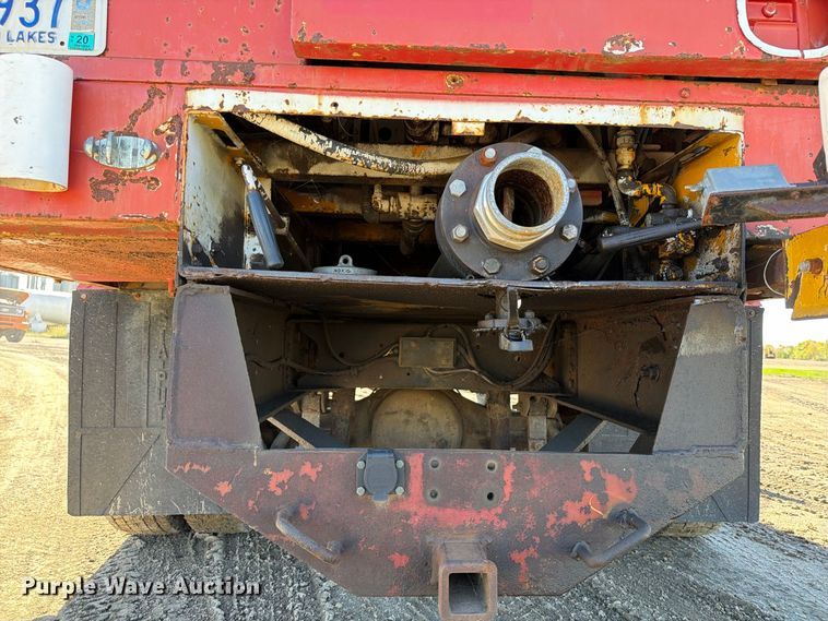 image for item FT7542 1992 GMC C6 water truck