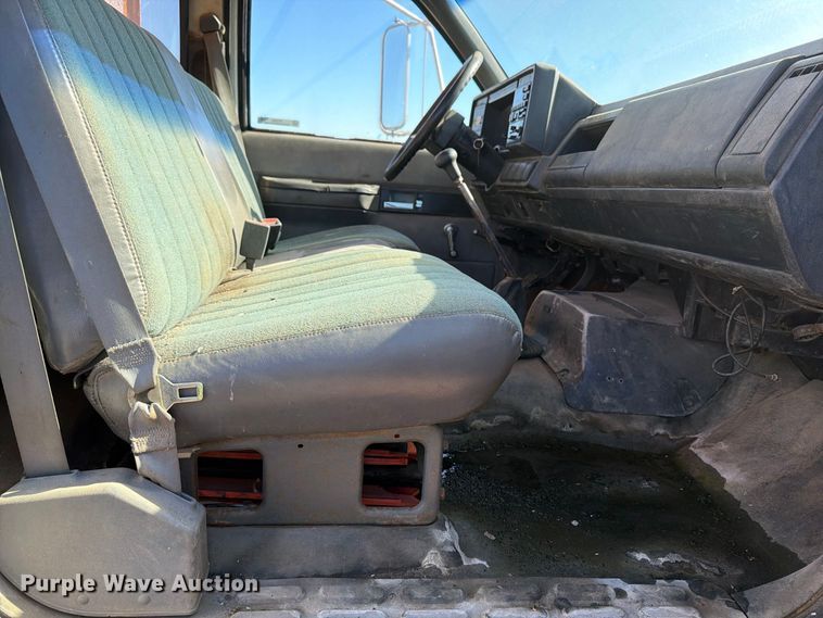image for item FT7542 1992 GMC C6 water truck