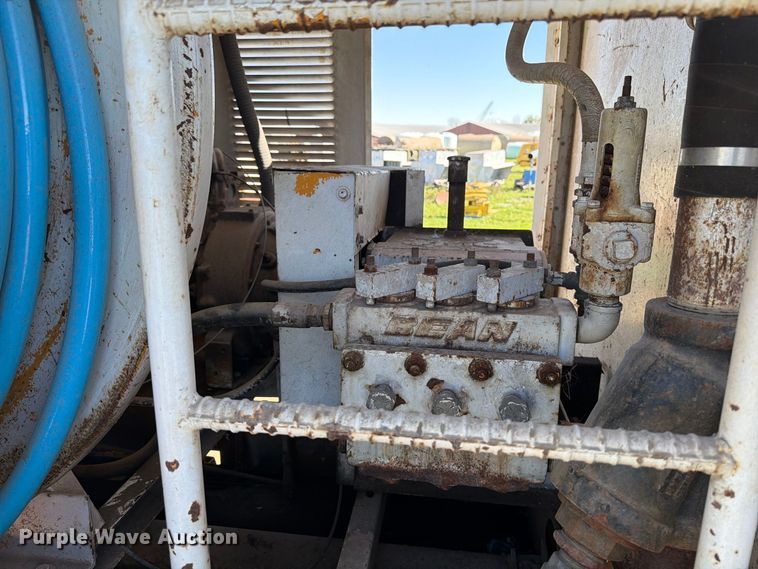 image for item FT7542 1992 GMC C6 water truck