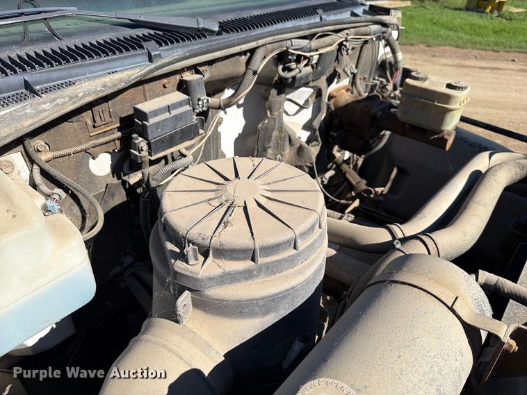 image for item FT7542 1992 GMC C6 water truck