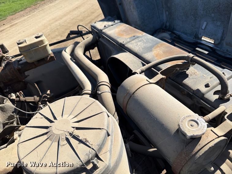 image for item FT7542 1992 GMC C6 water truck