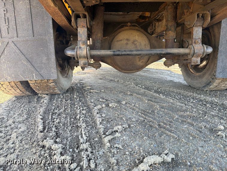 image for item FT7542 1992 GMC C6 water truck