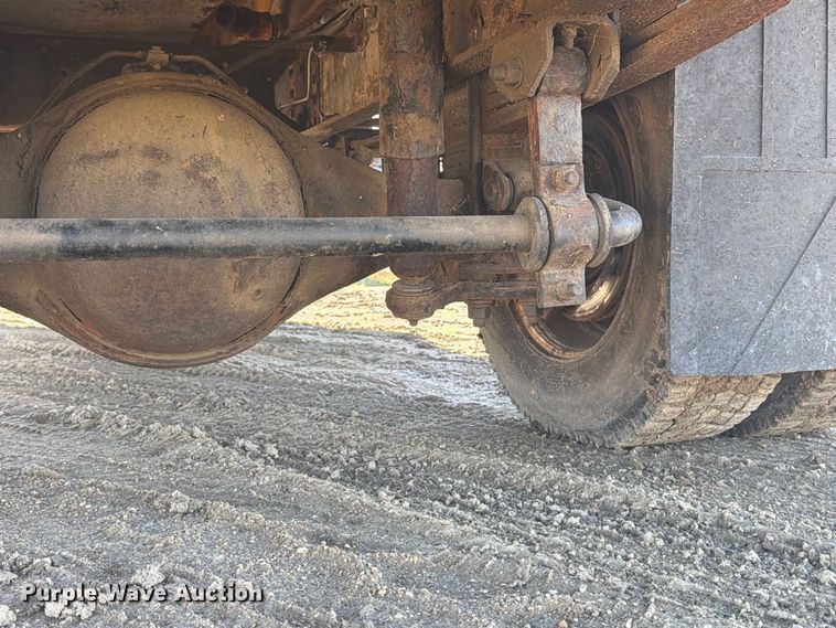 image for item FT7542 1992 GMC C6 water truck