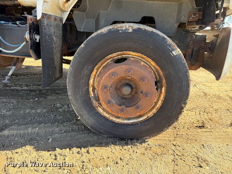 image for item FT7542 1992 GMC C6 water truck