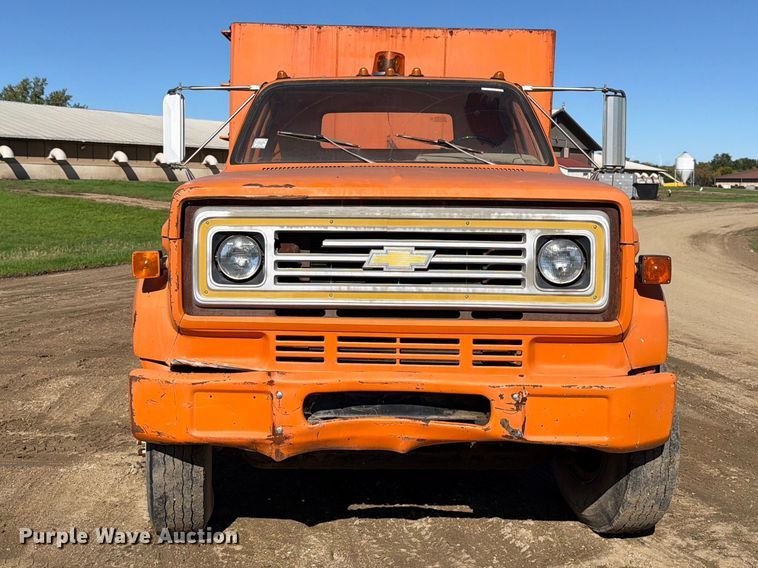 image for item FT7543 1984 Chevrolet C7 tank truck