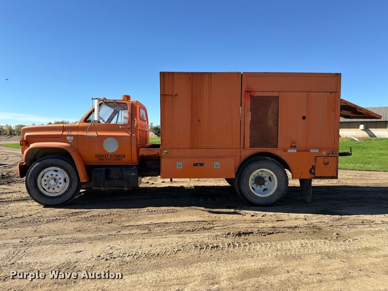 image for item FT7543 1984 Chevrolet C7 tank truck