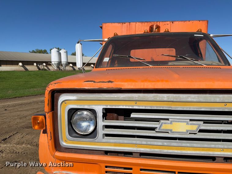 image for item FT7543 1984 Chevrolet C7 tank truck