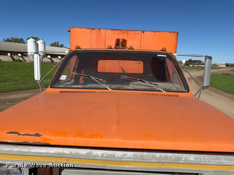 image for item FT7543 1984 Chevrolet C7 tank truck
