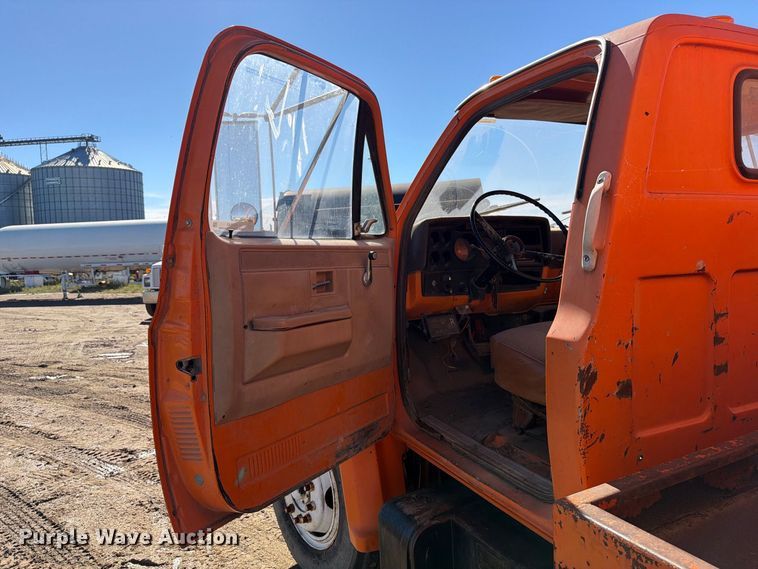 image for item FT7543 1984 Chevrolet C7 tank truck