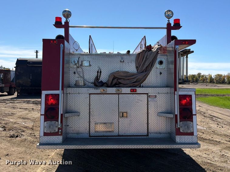image for item FT7545 1990 International 4700 pumper fire truck