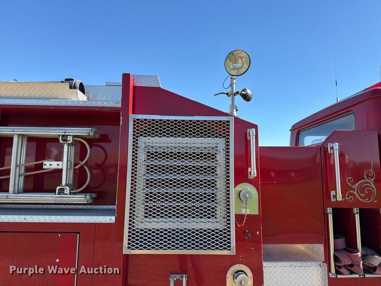 image for item FT7545 1990 International 4700 pumper fire truck