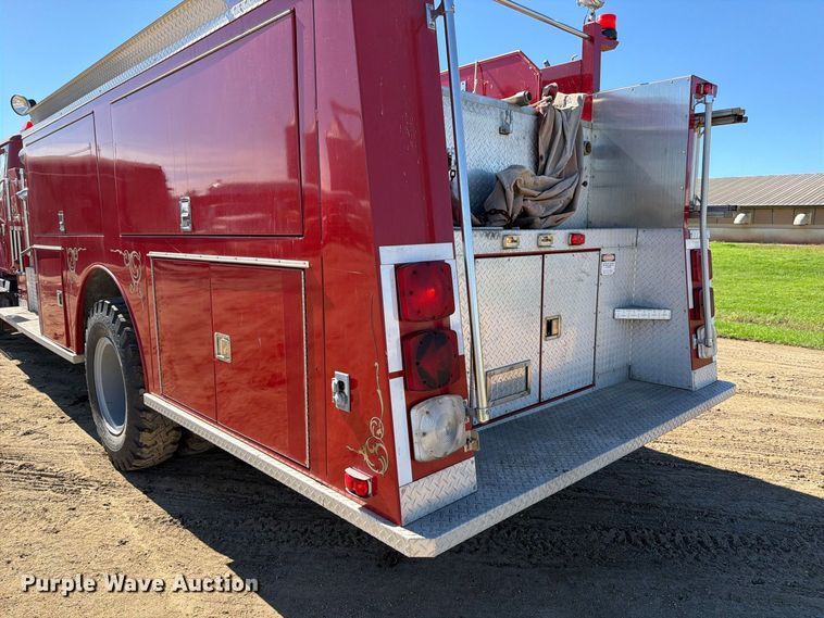 image for item FT7545 1990 International 4700 pumper fire truck