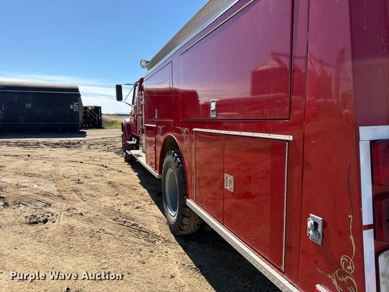 image for item FT7545 1990 International 4700 pumper fire truck