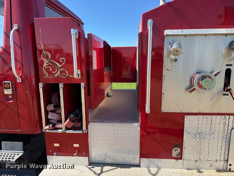 image for item FT7545 1990 International 4700 pumper fire truck