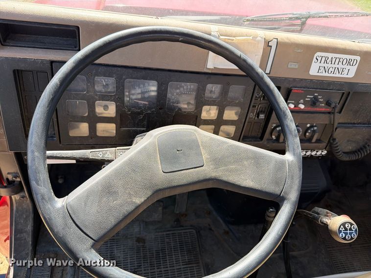 image for item FT7545 1990 International 4700 pumper fire truck