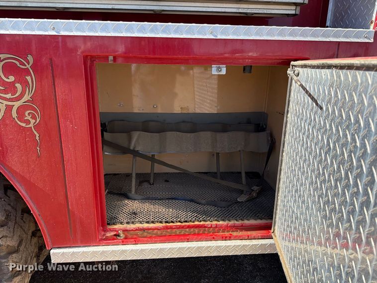 image for item FT7545 1990 International 4700 pumper fire truck