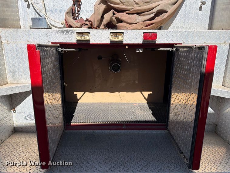 image for item FT7545 1990 International 4700 pumper fire truck