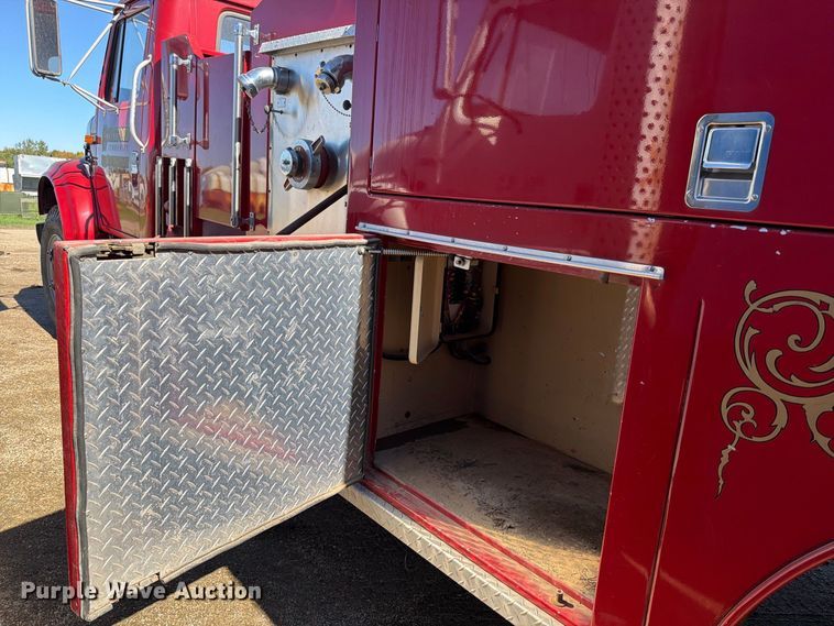 image for item FT7545 1990 International 4700 pumper fire truck