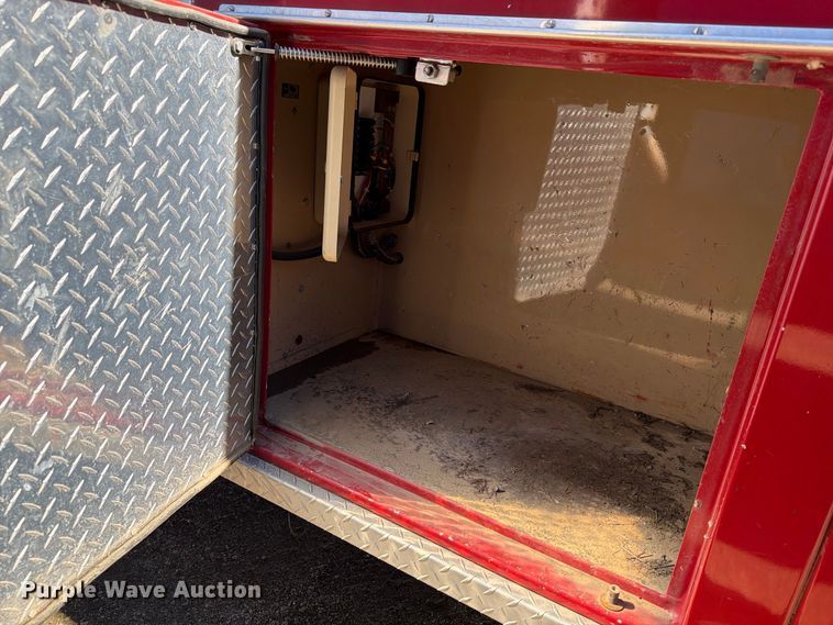 image for item FT7545 1990 International 4700 pumper fire truck