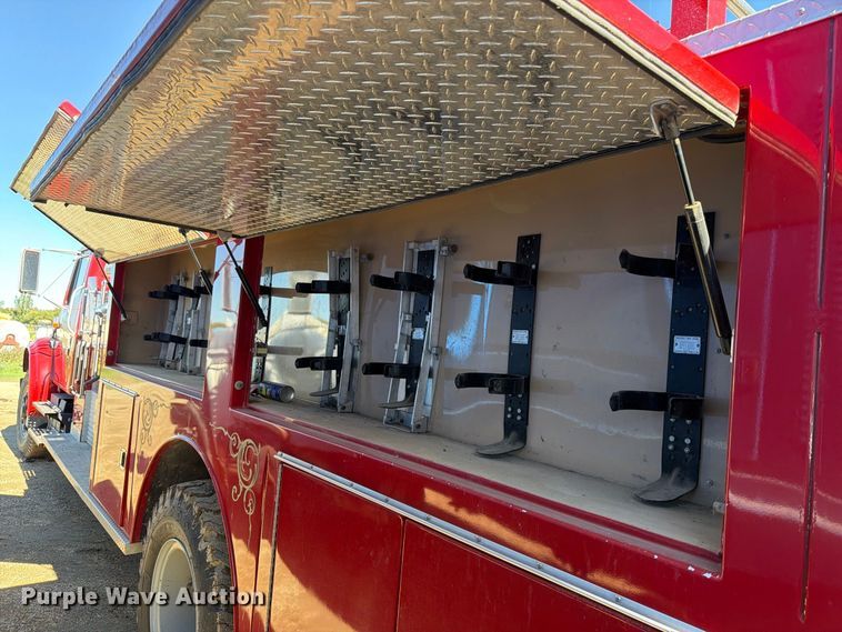 image for item FT7545 1990 International 4700 pumper fire truck