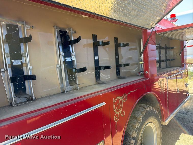 image for item FT7545 1990 International 4700 pumper fire truck