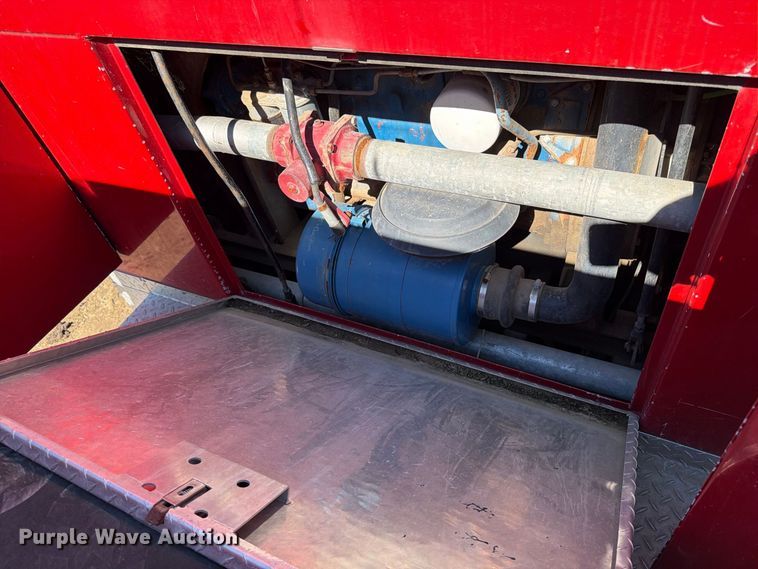 image for item FT7545 1990 International 4700 pumper fire truck